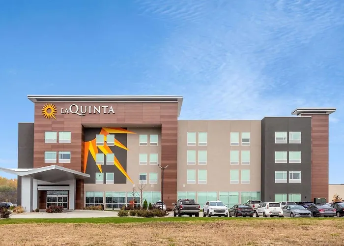 Hotel La Quinta & By Wyndham Shorewood