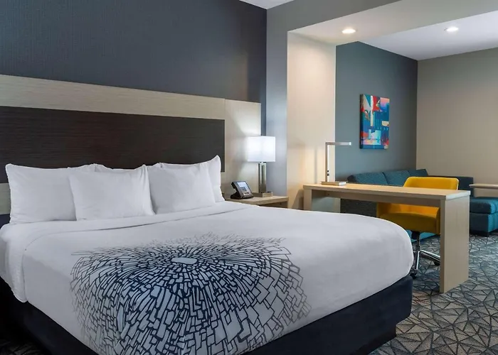 La Quinta & By Wyndham Hotel 3*