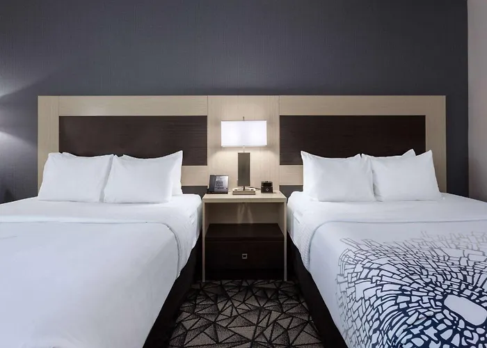 La Quinta & By Wyndham Hotel
