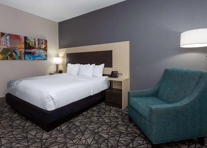 La Quinta & By Wyndham Hotel 3*