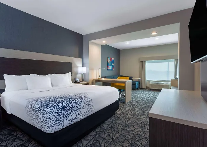 Hotel La Quinta & By Wyndham 3*