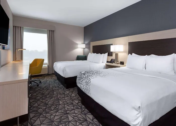 La Quinta & By Wyndham Hotel