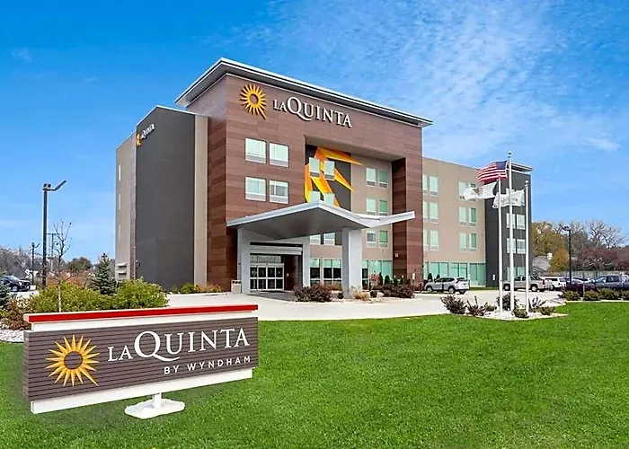 La Quinta & By Wyndham Hotel 3*