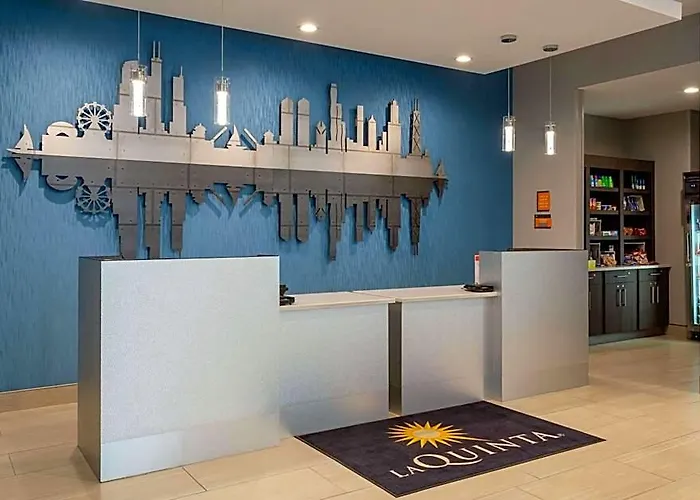 Hotel La Quinta & By Wyndham 3*