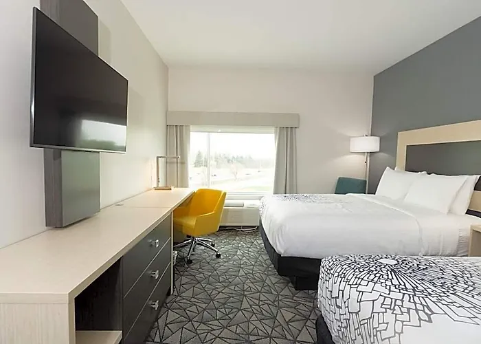 Hotel La Quinta & By Wyndham 3*